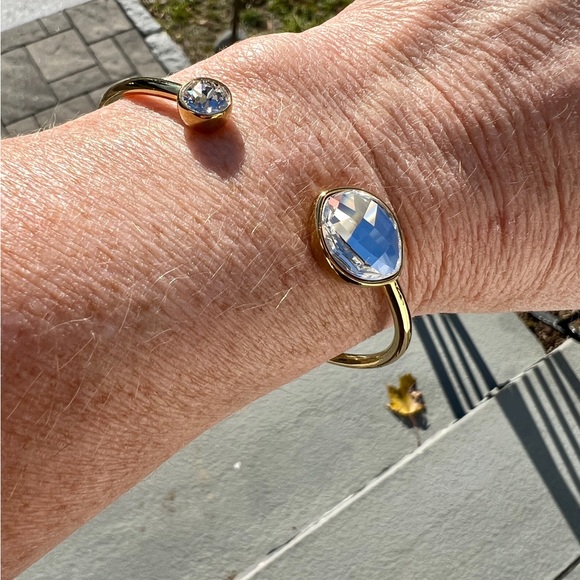 Swarovski touchstone gold tone bangle with clear crystal - Picture 7 of 8